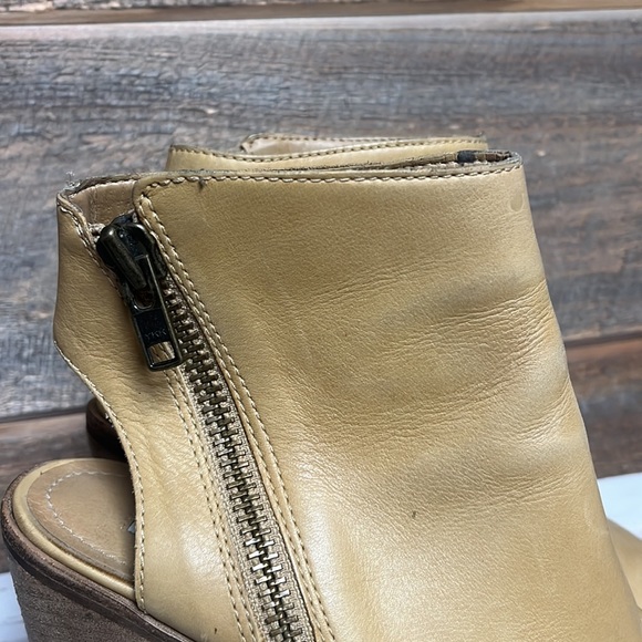 Steve Madden VTG Heel Ankle Peep Toe Booties Size 8.5 Made in Brazil - Picture 2 of 10